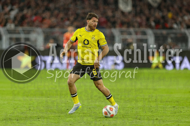 08.05.2026, GER, Fussball, Herren, 1. BL, Saison 2025/2026, Borussia Dortmund - Eintracht Frankfurt | Salih Özcan (BVB) in Aktion am Ball, Einzelaktion