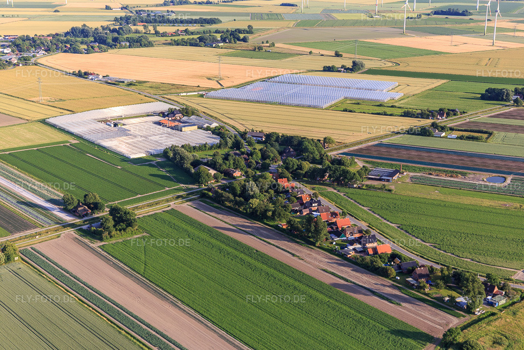 Luftbild: Ortsansicht von Nordwesten im Ortsteil Schülperweide in Schülp im Bundesland Schleswig-Holstein in Deutschland. – Foto: IMG_0007336.jpg vom 10.07.2021 durch Werner Riehm/FLY-FOTO.de – Auflösung des Originals: 5472 x 3648 px