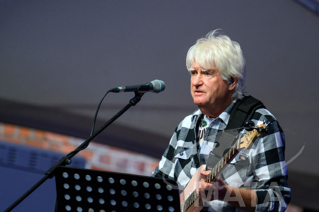 _DWA2629 | John Lees von John Lees' Barclay James Harvest live bei einem Konzert in Serenadenhof Nürnberg, 01.07.2023 - Realisiert mit Pictrs.com