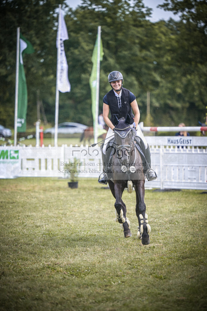 DOS_5509 | Entdecke hochwertige Reitturnierfotos von Foto Oger. Professionell, emotional und authentisch – jetzt Lieblingsmomente im Shop bestellen.Deutschlandweite Turnierfotografie. - Realisiert mit Pictrs.com
