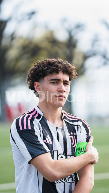 juv_lut_fmachado-0052 | Images from the Juniors B match between Juventus Academy and FC Lutry, played on 18 March 2026 in Lutry, Switzerland, featuring players, coaching staff and match action throughout the game.