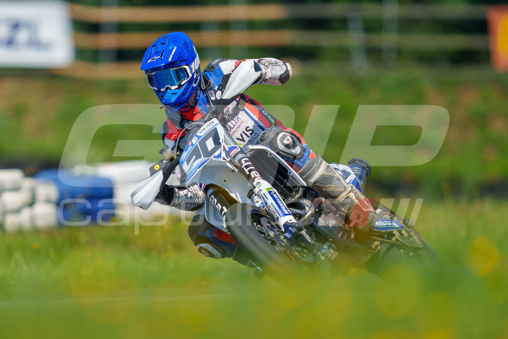 G-Cup + Supermoto Staatsmeisterschaft + Hungarian Supermoto Championship | GRIPcapture steht für authentische Sportfotografie in Österreich – für Momente, die mehr sind als Geschwindigkeit oder Ergebnis. Es geht um Emotion, Spannung, Fokus und den Augenblick, der oft nur einen Wimpernschlag dauert.Ob Motorsport, Teamsport oder 