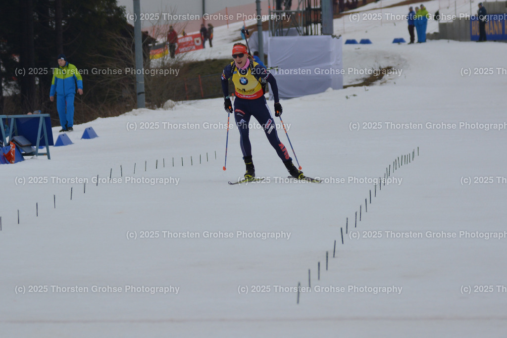 IBU WC Biathlon Oberhof 2018 | KUZMINA Anastasiya (SVK) im Ziel (Platz 1); IBU WC Biathlon Oberhof 2018, 10 km Verfolgung der Frauen am 06.01.2018 in der DKB Ski Arena in Oberhof, (Deutschland) - Realisiert mit Pictrs.com