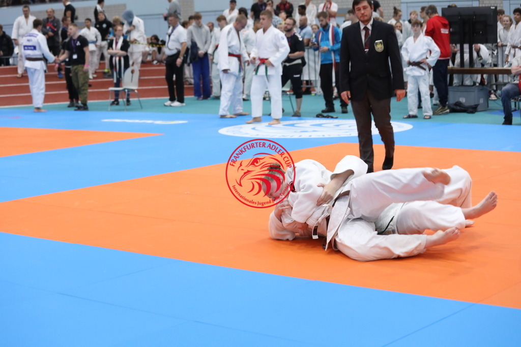 1J7A3601 | Fotos vom Adler Cup - Pictures from Adler Cup

Hier findet Ihr alle Eindrücke und großen Momente der Adler Cup Wochenenden. Here you will find all impressions and great moments of the Adler Cup weekends. - Realisiert mit Pictrs.com