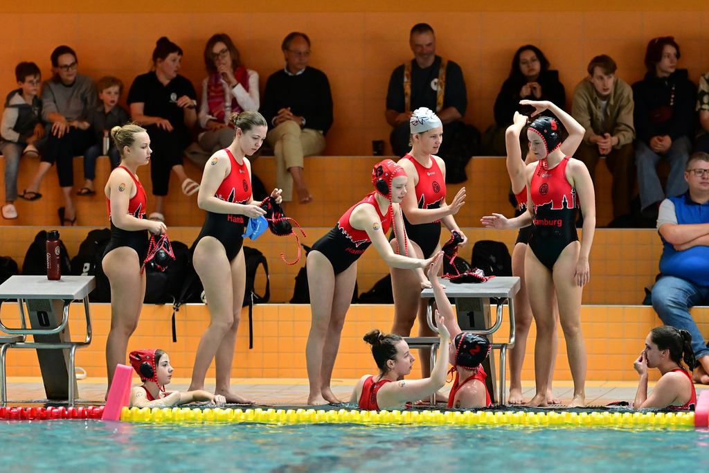 Wasserball I Juniorinnen I Saison 2024-2025 I DSV-Nachwuchscup U16 I SSV Esslingen - Eimsbütteler TV I 49161 | Der Sportfotograf. - Realisiert mit Pictrs.com