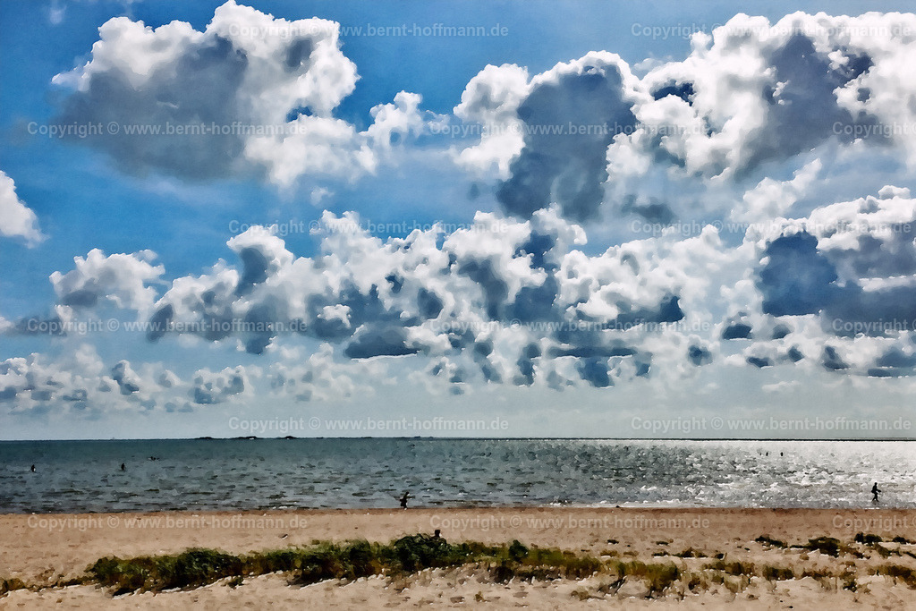 PDM2_7253_Wyk-Suedstrand_180x120 | DIGITALKUNST. Sommerlicht am Nordseestrand. __ Sandstrand von Wyk auf der nordfriesischen Insel Föhr. Gegenlicht -Stimmung und glitzerndes Wasser mit Wolkenhimmel. - Realisiert mit Pictrs.com