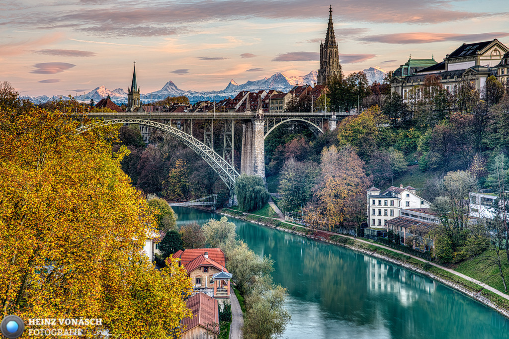Bern_0058 | Alle Bilder von Heinz Vonäsch Fotografie können alle zu günstigen Preisen gekauft werden! Download der Bilder, Ausdrucke, Postkarten, Tassen T-Shirts, Kalender, Alu- Dibond usw. - Realisiert mit Pictrs.com