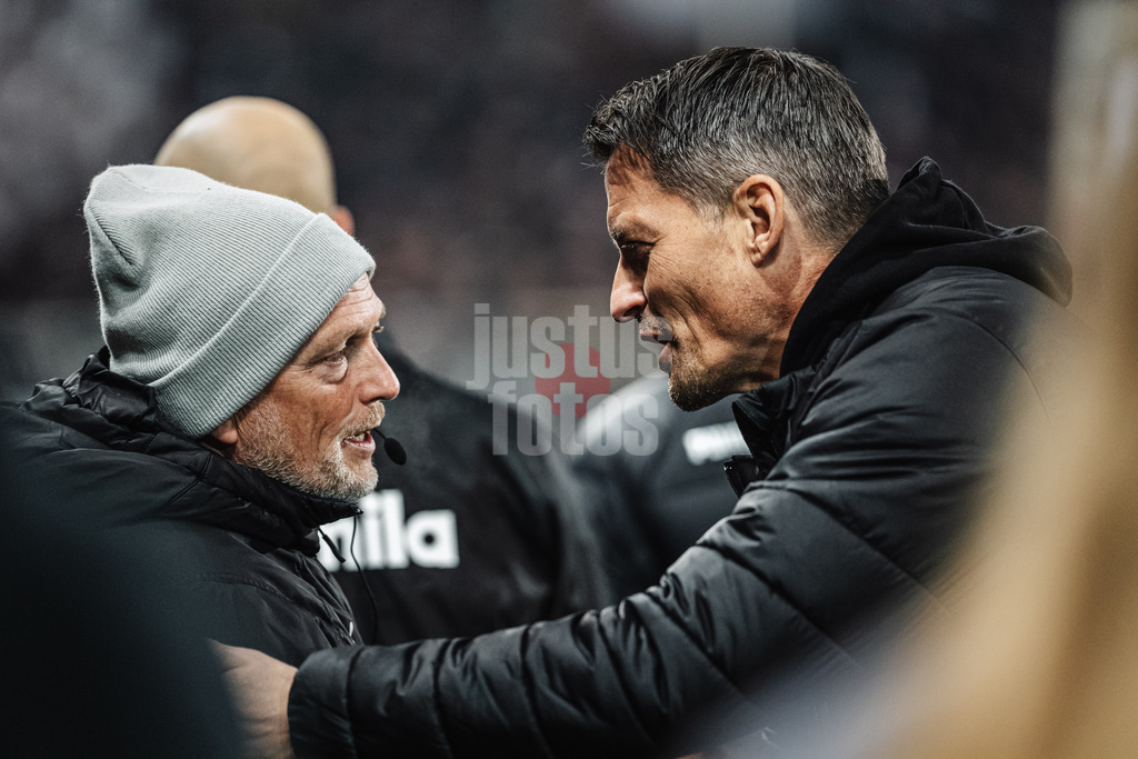 Fußball | Männer | Saison 2024/2025  | Fußball-Bundesliga | 12. Spieltag | FC St. Pauli vs. Holstein Kiel | 29.11.2024 | links Co-Trainer Dirk Bremser und rechts Trainer Alexander Blessin (FC St. Pauli)