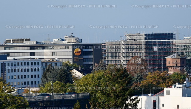 20221012-9344-herbst-impressionen-HEN-FOTO | 12.10.2022 Darmstadt Impressionen Herbst Neubau Verwaltungsgebäude für Firma ENTEGA auf der Knell mit Integration historischer Wasserturm (Foto: Peter Henrich) - Realisiert mit Pictrs.com