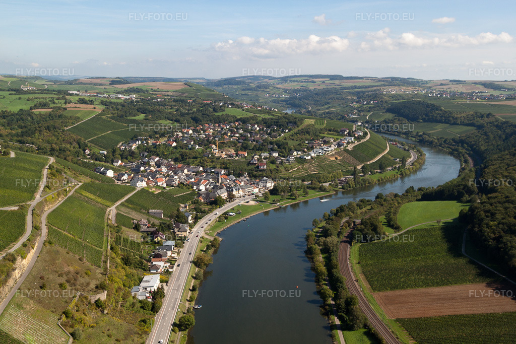 Vue aérienne: Zones riveraines de la Moselle dans le district de Gréiwemaacher à Greiweldeng dans le département Greiwemacher, Luxembourg – .Photo: IMG_33692.jpg prise le 11/09/2010 par Werner Riehm/FLY-FOTO.eu – Résolution de l'original: 4752 x 3168 px
