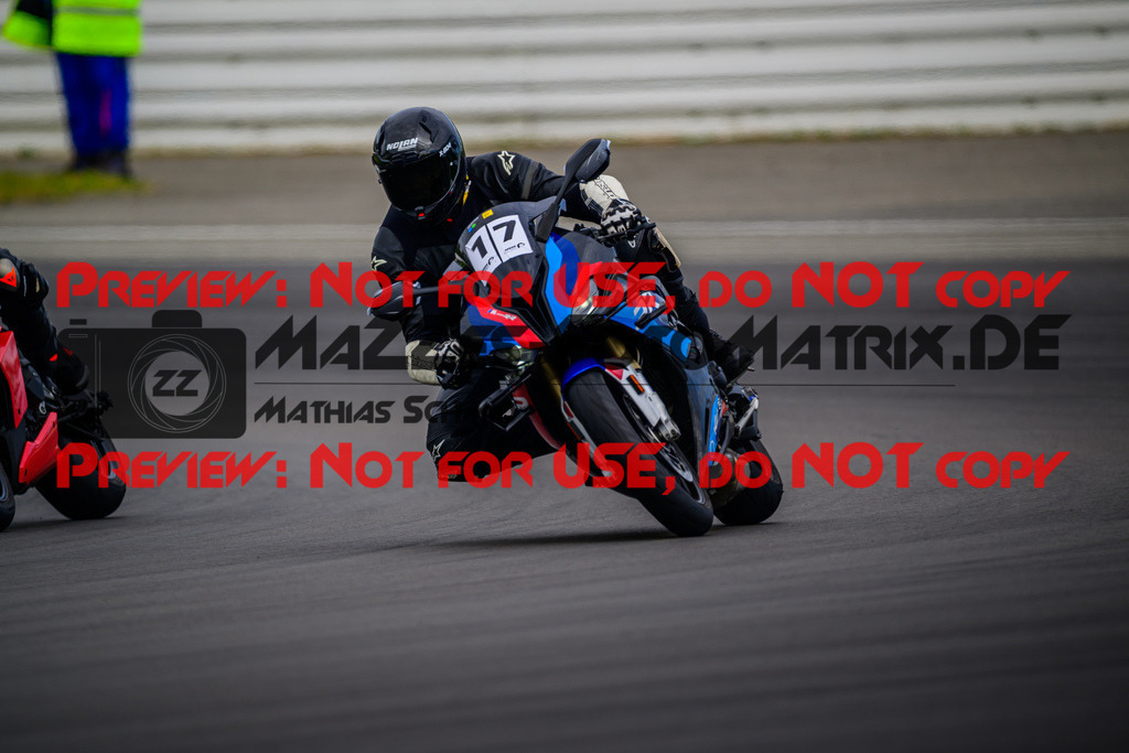 MaZZes_Fotomatrix_20250421_6007705_3503 | GELB