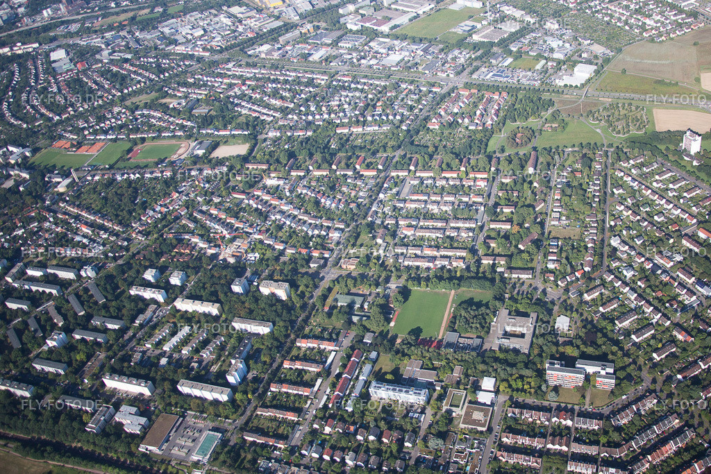 Ortsansicht | Luftbild: Ortsansicht im Ortsteil Nordweststadt in Karlsruhe im Bundesland Baden-Württemberg in Deutschland. Foto: IMG_093053.jpg vom 13.08.2016 durch Werner Riehm/FLY-FOTO.de - Realisiert mit Pictrs.com