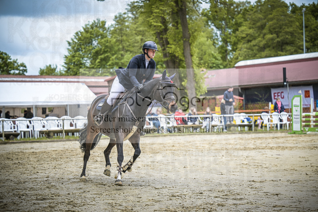 DOS_5441 | Entdecke hochwertige Reitturnierfotos von Foto Oger. Professionell, emotional und authentisch – jetzt Lieblingsmomente im Shop bestellen.Deutschlandweite Turnierfotografie. - Realisiert mit Pictrs.com