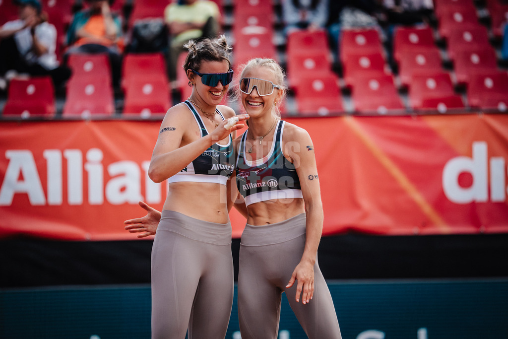 Beachvolleyball | Frauen | Allianz German Beach Tour 2025 | Tourstop München | 11.07.2025 | v.l. Janne Uhl und Paula Schürholz jubeln