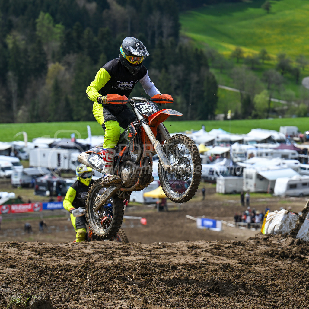 Motocross Schlatt bei Winterthur - 29. April 2023 | #255 Ryffel Fabian aus Bubikon (CH) auf KTM Sx F 250 in der Kategorie Hobby Open am Motocross Schlatt bei Winterthur, 29. April 2023.
Instagram: @mx_schlatt | @mc_wila | @sam_schweiz
Bild: Sportfotografie Markus Aeschimann | www.markus-aeschimann.ch - Realisiert mit Pictrs.com