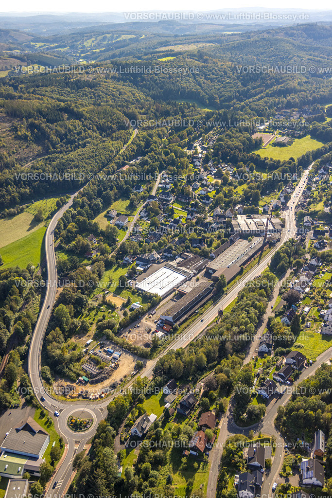 Hilchenbach230911248 | Luftbild, Allenbacher Gewerbepark An der Ferndorf mit Hammerwerk Vorlaender GmbH, Kreisverkehr Bundesstraße B508 Wohnsiedlung und Waldgebiet, Allenbach, Hilchenbach, Siegerland, Nordrhein-Westfalen, Deutschland