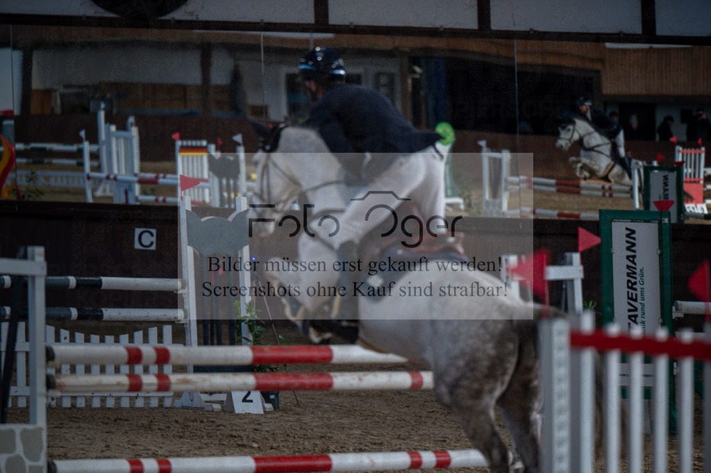 Hallenreittunier Voxtrup 2023 | Entdecke hochwertige Reitturnierfotos von Foto Oger. Professionell, emotional und authentisch – jetzt Lieblingsmomente im Shop bestellen.Deutschlandweite Turnierfotografie. - Realisiert mit Pictrs.com