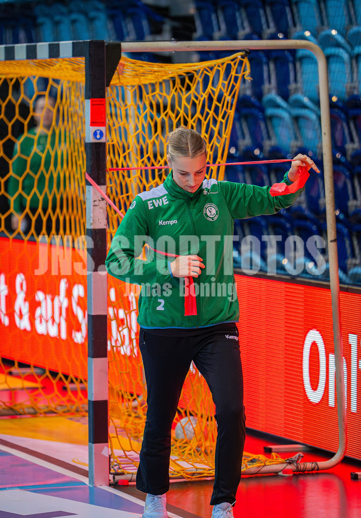 Handball I Frauen I Saison 2025-2026 I 1. HBF I 15. Spieltag I VFL Oldenburg - SV Union Halle-Neustadt 0002 | Lisa Borutta (2, VfL Oldenburg) - Realisiert mit Pictrs.com