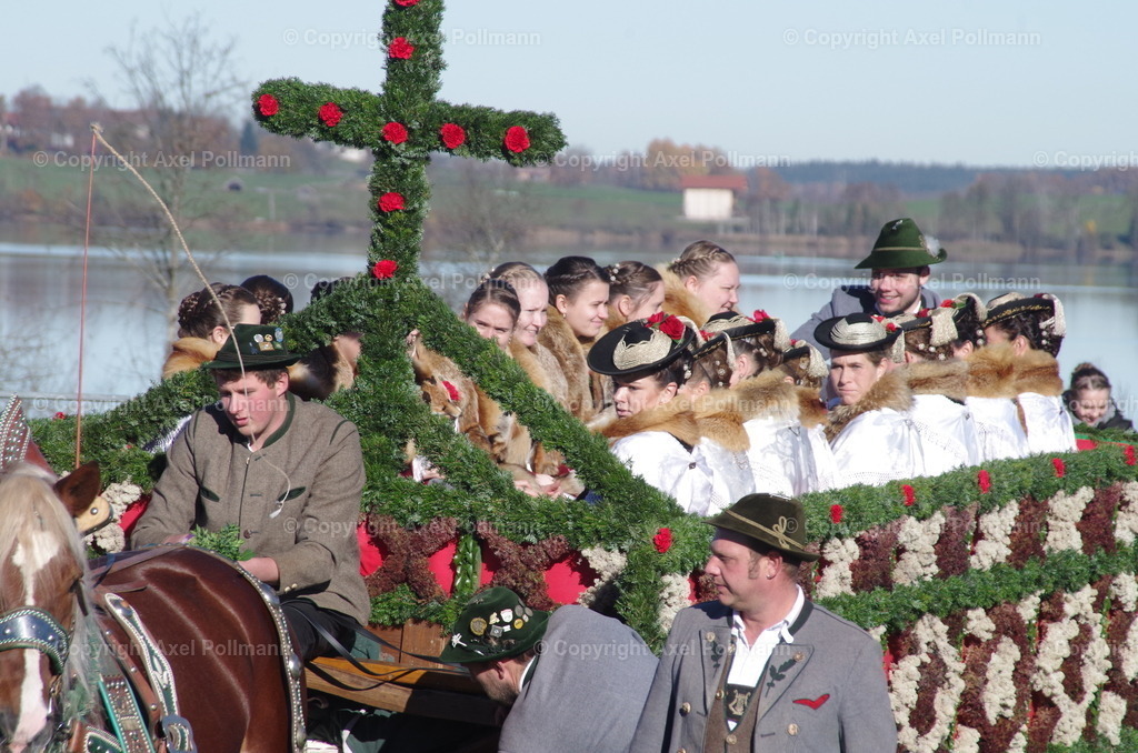 IMGP7598 | fotografiert von Axel PollmannLeonhardi Wallfahrt Benediktbeuern und Murnau, Fronleichnam, Fasching, Landschaft im Loisachtal und Benediktbeuern  - Realisiert mit Pictrs.com