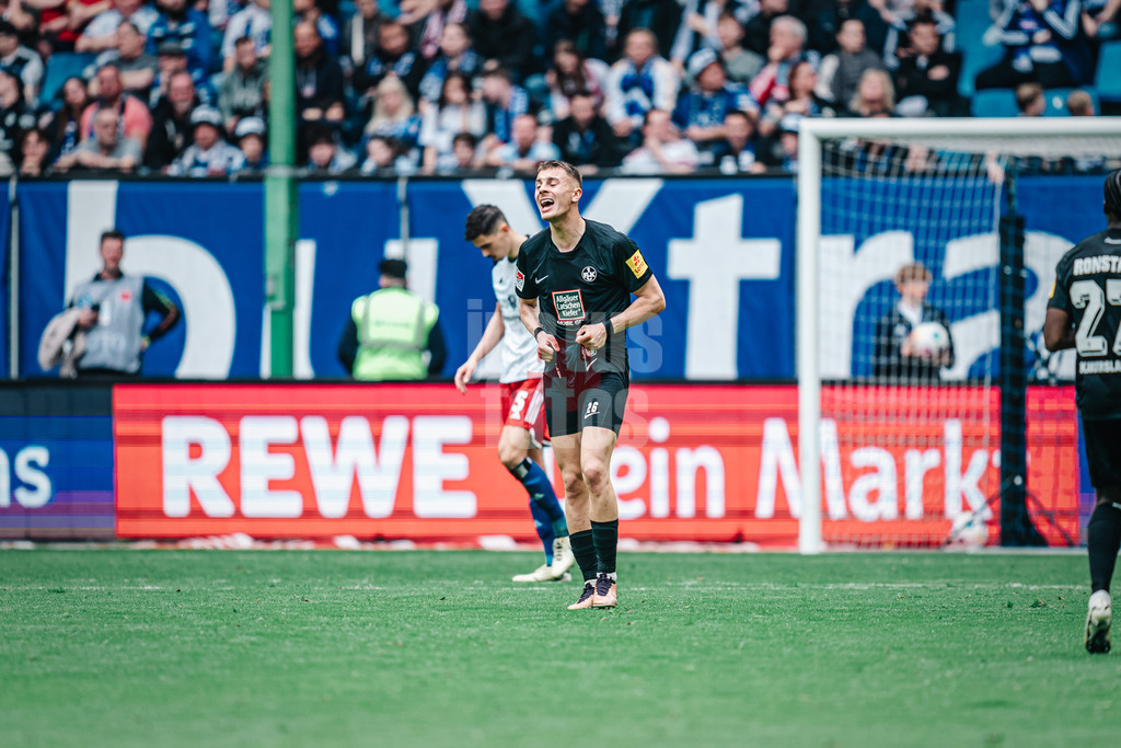 Fußball | Männer | Saison 2023/2024 | 2. Fußball-Bundesliga | 28. Spieltag | Hamburger SV vs. 1. FC Kaiserslautern | 06.04.2024 | Filip Kaloc (#26, 1. FC Kaiserslautern) ärgert sich