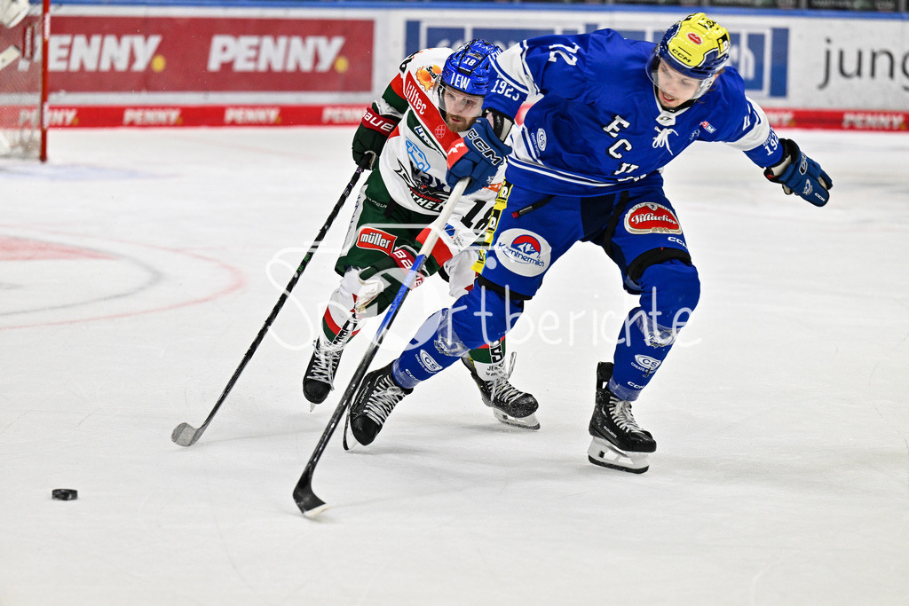 Augsburger Panther - EC VSV | im Duell Anthony LOUIS (Augsburger Panther #18) und Nikita SCHERBAK (EC VSV #22) / Zweikampf
