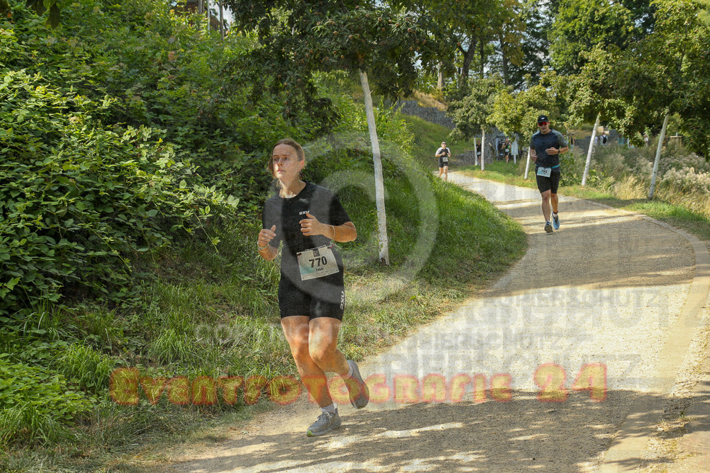 250824_1457_EX1_8174 | Sportfotografie im Rhein-Sieg Kreis, Köln, Bonn, NRW, Rheinland Pfalz, Hessen, etc. Unser Tätigkeitsfeld umfasst den Laufsport vom Volkslauf über den Marathon, Duathlon, Triathon bis zum Ultralauf wie Kölnpfad Ultra oder Schindertrail.