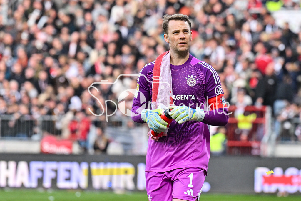 FC St. Pauli - FC Bayern München | ST. PAULI, DEUTSCHLAND - 11. APRIL: im Bild Manuel NEUER (FC Bayern Munich 1) während dem Bundesligamatch zwischen dem FC St. Pauli und dem FC Bayern München am 29. Spieltag im Millerntor Stadion / DFL REGULATIONS PROHIBIT ANY USE OF PHOTOGRAPHS AS IMAGE SEQUENCES AND/OR QUASI-VIDEO