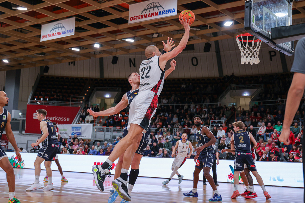 Pro A BAYER GIANTS vs Eisbären Bremerhaven-41 | Fotos von Basketballspielen aus dem Raum NRW fotografiert von Gero Mueller-Laschet und Daniel Schaefer - Realisiert mit Pictrs.com