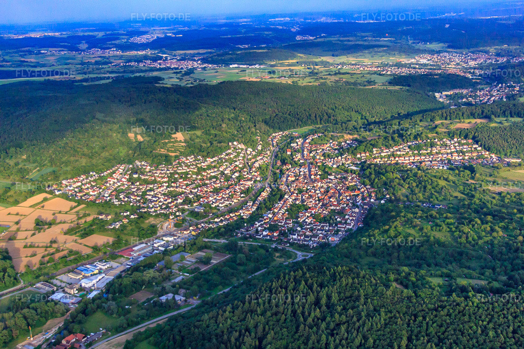 Luftbild: Ortsansicht von Westen im Ortsteil Söllingen in Pfinztal im Bundesland Baden-Württemberg in Deutschland. Foto: IMG_57861.jpg vom 14.06.2013 durch Werner Riehm/FLY-FOTO.deAuflösung des Originals: 4752 x 3168 px