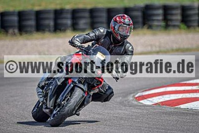 pube9768 | Professionelle Fotos von Sportveranstaltungen, aber auch Hochzeiten und anderen Events. - Realisiert mit Pictrs.com