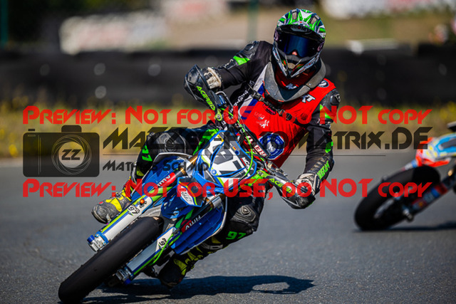 MaZZes_FotoMatrix_220813_3948 | UE40