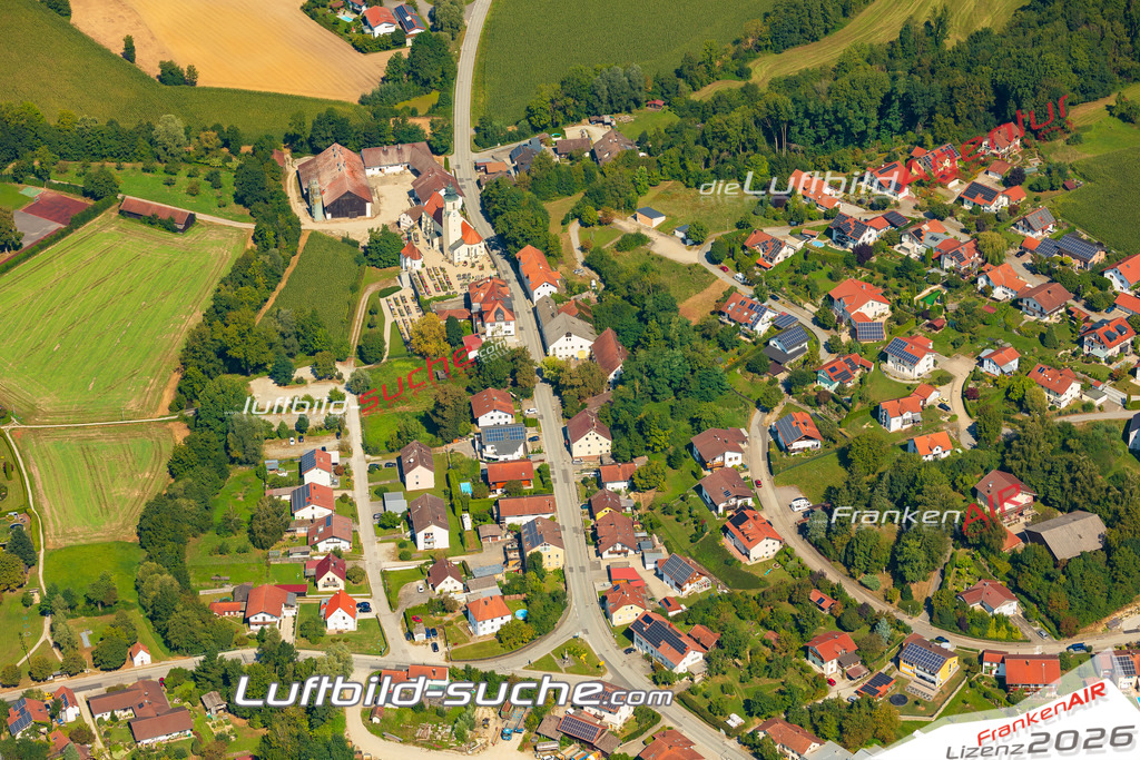 Schrägluftbild  Engertsham  Fürstenzell - Das Luftbild wurde 2025 vom UL-Flugzeug heraus erstellt ( keine Drohne ) - Hochauflösende Luftaufnahme -Nicht vergleichbar mit Google Maps oder Satelittenbilder- Die Geschenkidee !Mit Lizenz und Bildrechte bestellbar