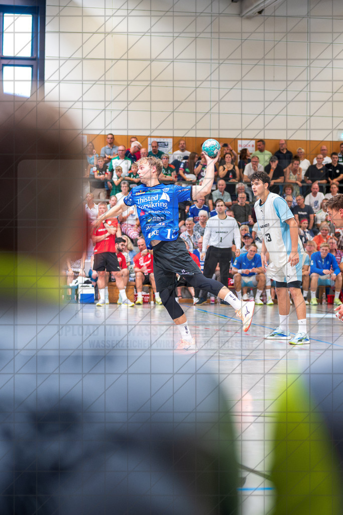 IHC 2026 - VfL Gummersbach vs. Mors-Thy Håndbold | Lasse Fuhlendorff Pedersen (Mors-Thy Håndbold #11); IHC 2026 - VfL Gummersbach vs. Mors-Thy Håndbold am 09.08.26 in Sporthalle KGS, Schneverdingen - Realisiert mit Pictrs.com
