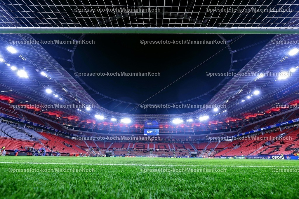 UCL11032501002 | 11.03.2025, Fußball, UEFA Champions League, Bayer 04 Leverkusen - FC Bayern München, Achtelfinale Rückspiel, BayArena, Saison 2024 2025: Feature Innenansicht Stadion leer leeres leere Arena Spielfeld Tribüne Symbolbild Symbolfoto Übersicht Übersichtsbild SpielstätteDFB regulations prohibit any use of photographs as image sequences and or quasi-video.