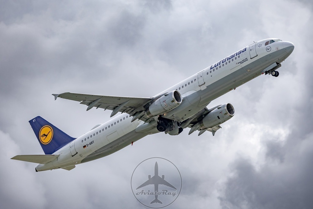 A321- D-AIRT-LH105-Lufthansa-MUC-FRA-20230923-1-TPAI-sharpen-denoise-enhance-2x | Browse breathtaking aviation photography and order high-quality prints from AviatoRay's gallery. Perfect for enthusiasts and collectors. - Realisiert mit Pictrs.com