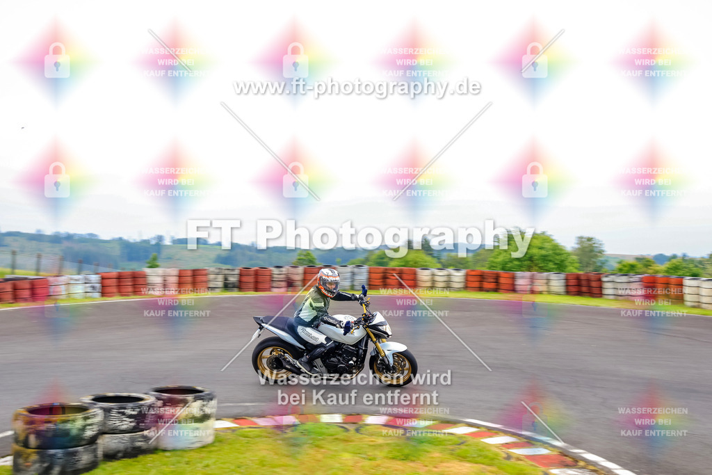 OBK-5747 | Hier findet Ihr Bilder von Touristenfahrten auf der Nürburgring Nordschleife oder von anderen Veranstaltungen die ich besucht habe. Viel Spass beim Durch Schauen 