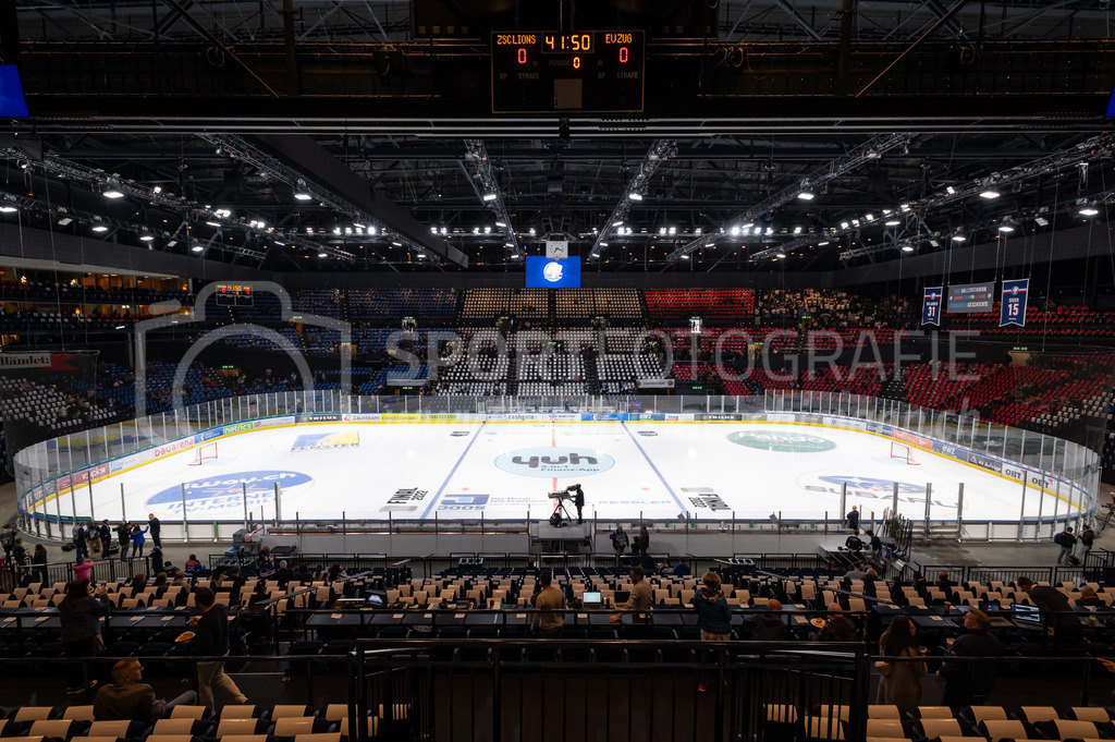 Swiss National League Final Game 2: ZSC Lions - EV Zug | 20.04.2022, Zürich, Hallenstadion, Swiss National League Final Game 2: ZSC Lions - EV Zug, das noch fast leere Hallenstadion vor dem Spiel. - Realisiert mit Pictrs.com
