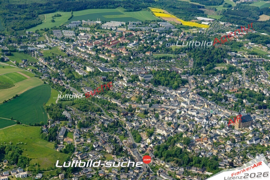 Das Luftbild der Stadt Schneeberg wurde 2022 vom Flugzeug heraus erstellt (keine Drohnen-Aufnahmen) Aufnahmehöhe ca.450 Meter- hohe Bildauflösung und Druck-Qualität. Garantiert!