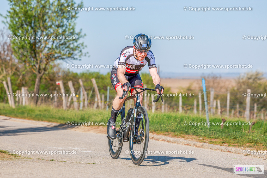 596_AR6_8174 | Neusiedlersee Radmarathon 2026@sportshot_your_pictrs #yourpictures#roadtowm2029 #nrm #neusiedlerseeradmarathon #neusiedlersee #neusiedlerseetourismus #burgenland #mörbisch #nrm26 #burgenlandtourismus #voglundco #poweredbyburgenlandtourismus #radsport #rad #marathon #ucigranfondo #visitburgenland #ucigranfondoworldseries