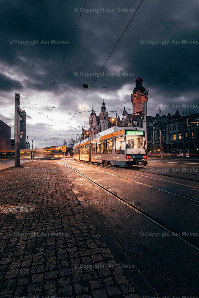 Neue Rathaus Leipzig | Das Neue Rathaus Leipzig beeindruckt mit monumentaler Architektur, historischem Flair und zentraler Lage. Es zählt zu den markantesten Wahrzeichen der Stadt und ist ein beliebter Fotospot - Realisiert mit Pictrs.com