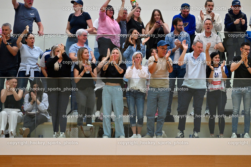 VSV Unihockey vs. Wiener Floorball Verein | Jubel VSV Unihockey Fans, VSV Unihockey vs. Wiener Floorball Verein, VSV Unihockey vs. Wiener Floorball Verein am 18.05.2025 in Villach (Ballspielhalle St. Martin), Austria, (Photo by Bernd Stefan)