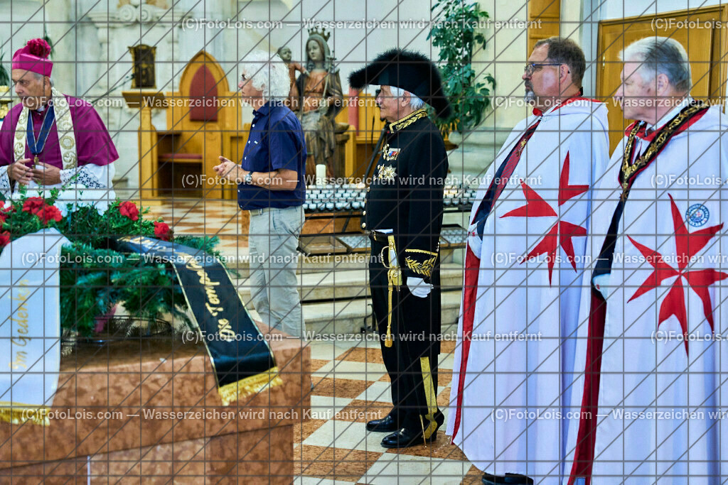 ALP3771_Jeanne de Ferrette_Kranzniederlegung_Templer Orden | (C)FotoLois.com, Alois Spandl, 700stes Hochzeitsjubiläum - Albrecht II. mit Johanna von Pfirt in Thann (FR) im März 2024. Empfang des Organistionskommitees aus der Region Ferrette (Pfirt)/Thann aus dem Elsass mit Empfang durch die Stadtgemeinde und Bezirkshauptmannschaft Scheibbs im Schloss Scheibbs und anschließender Kranzniederlegung in der Kartausenkirche über der Krypta des Gründerehepaares durch Mitglieder des Templer Ordens im Beisein von Mitgliedern der Goldhaubengruppen, Fr 22. September 2023.
