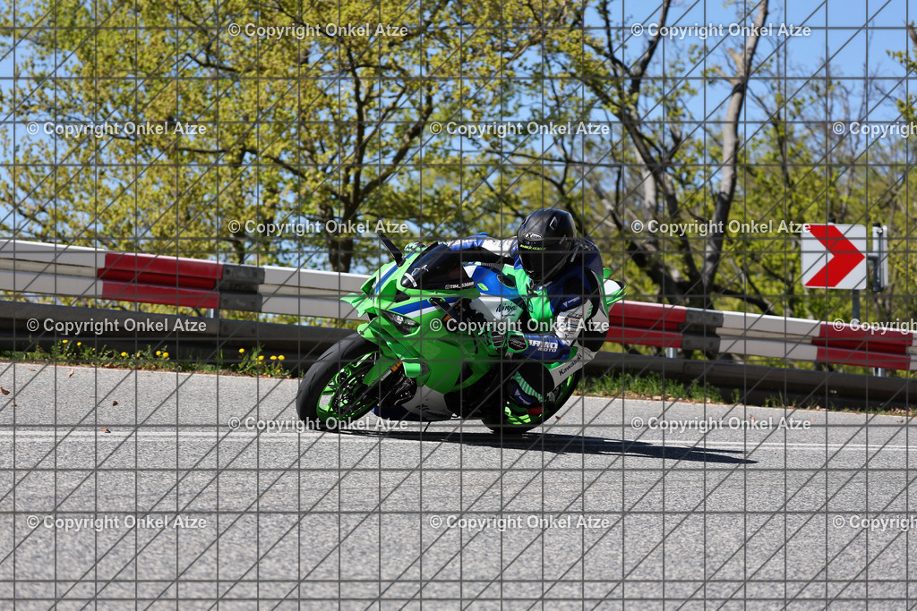 IMG_7611 | Fotograf am Kyffhäuser. Onkel Atze. Kyffhäuser Rennstrecke. Café36. Motorsportfotografie. - Realisiert mit Pictrs.com