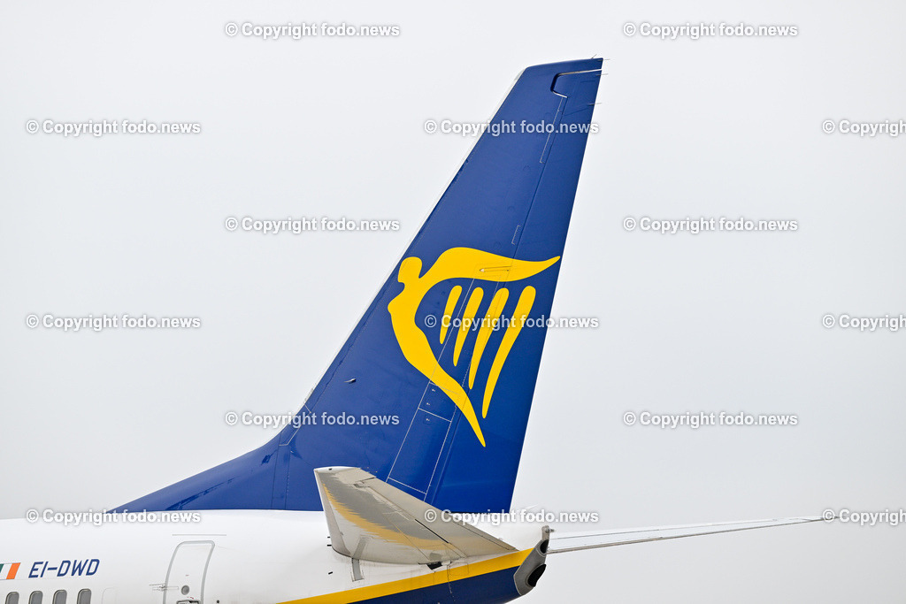 Linz Airport - Comeback Ryanair_ 08.11.2024-17 | 08.11.2024, Linz Hoersching, AUT, Linz Airport - Comeback Ryanair, im Bild Ankunft des Ryan Air Fluges am Flughafen Linz 