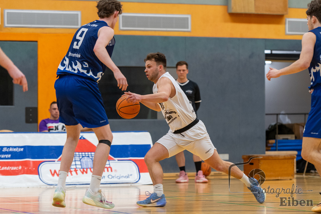 Wattworms Edewecht-Lions Ofenerdiek | Wattworms Edewecht (weiß)-Lions Ofenerdiek (blau) am 22.02.2026 in Edewecht (Heinz-zur-Jührden-Halle); Photo: Philip Eiben 2025 - Realisiert mit Pictrs.com