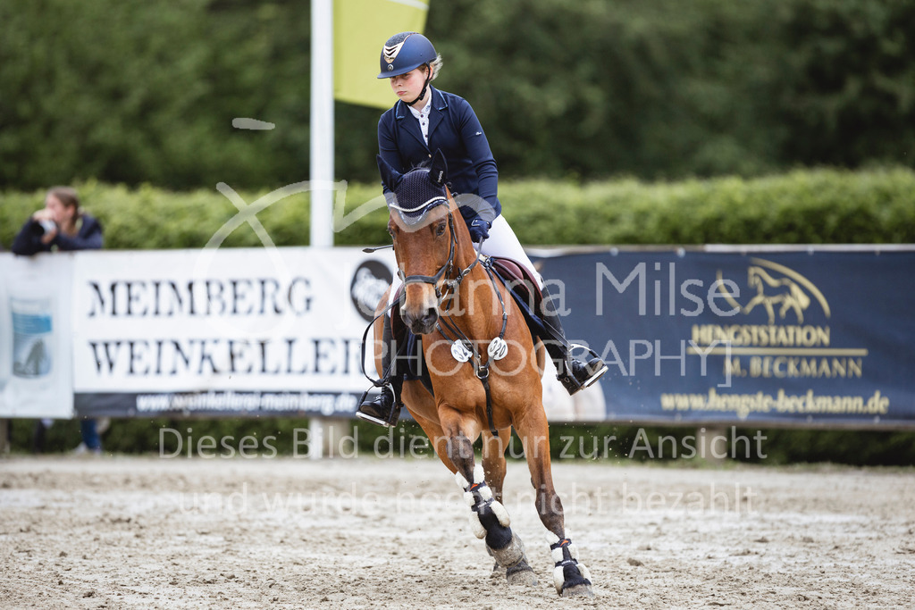 240504_PonyTrophy-253 | Deine schönsten Turniermomente als professionelle Fotos! Entdecke hochwertige Pferdesport-Fotografie im Online-Shop. Jetzt Fotos finden & bestellen!