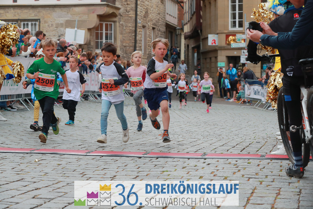 AOK Junior Cup 400m | 3Königslauf 2022 AOK Junior Cup 400m - Realisiert mit Pictrs.com