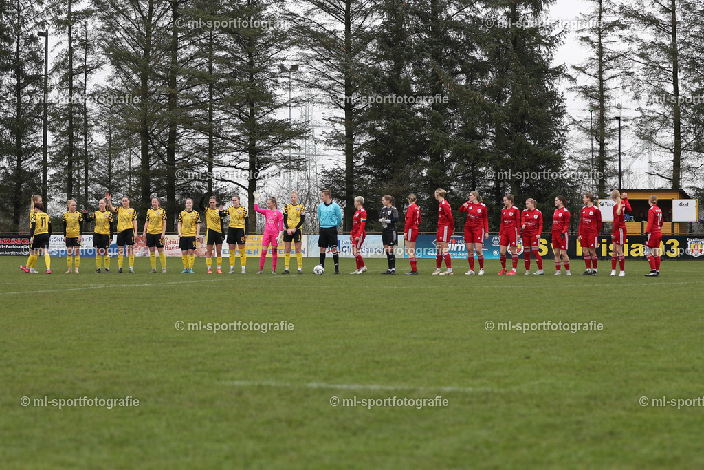 Fußball I Frauen I Saison 2025/2026 I Oberliga Schleswig-Holstein I 14. Spieltag I SV Frisia 03 Risum-Lindholm - SV Wahlstedt | ml-sportfotografie - Realisiert mit Pictrs.com