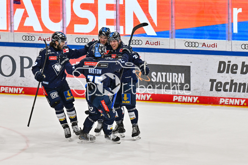 ERC Ingolstadt - Nuernberg Ice Tigers | Jubel der Hausherren nach dem Treffer zum 3-2 durch Leon HUETTL (ERC Ingolstadt 25) / Tor / Torschuetze / Freude / Happy / DEL: ERC Ingolstadt - Nuernberg Ice Tigers, Saturn-Arena am 26.03.2025