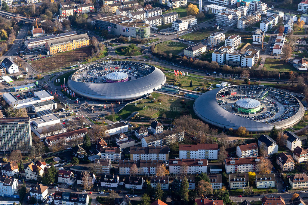 Luftbild: Das Ufo ähnliche Einkaufszentrum Shopping Cité der ECE Centermanagement GmbH im Ortsteil Oos in Baden-Baden im Bundesland Baden-Württemberg in Deutschland. Foto: IMG_119883.jpg vom 30.11.2019 durch Werner Riehm/FLY-FOTO.de